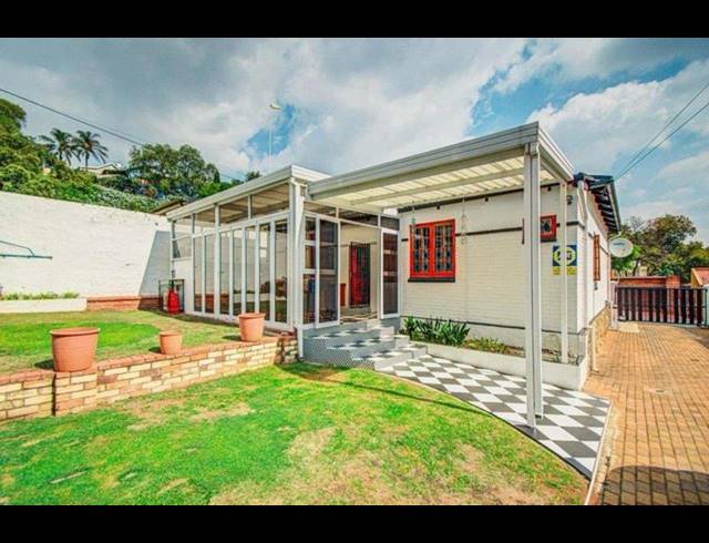 2 BEDROOM HOUSE FOR SALE IN KENSINGTON